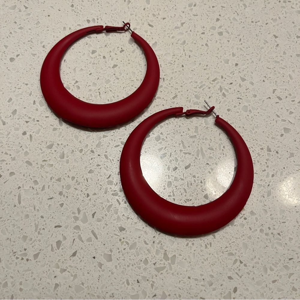 Minimalistic Red Hoop Earrings‎ - Picture 4 of 12